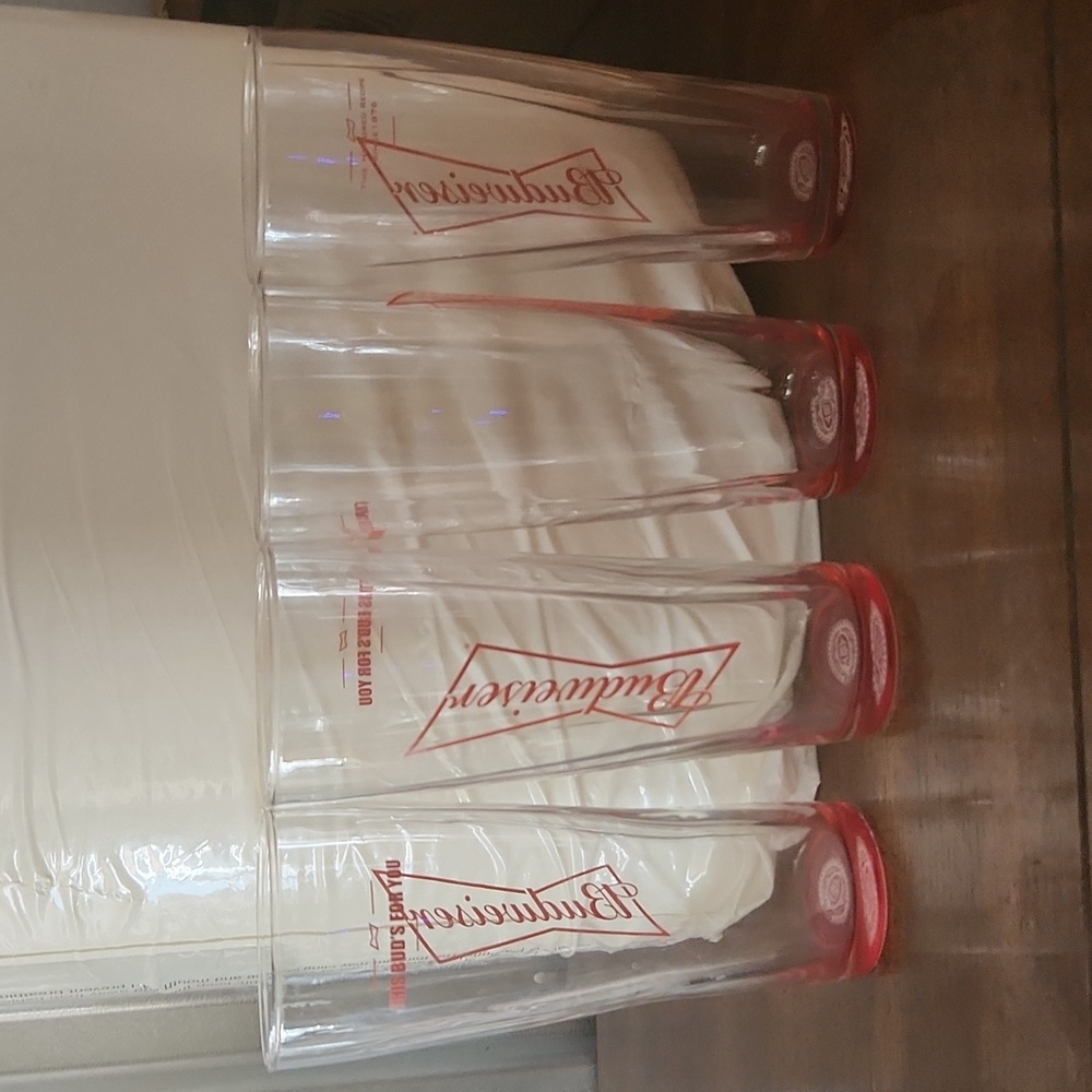 Bud pint glasses set of (4)